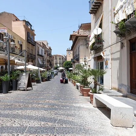 Апартаменти Dimora Umberto I By Wonderful Italy Чефалу