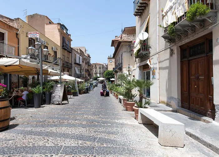 Апартаменти Dimora Umberto I By Wonderful Italy Чефалу